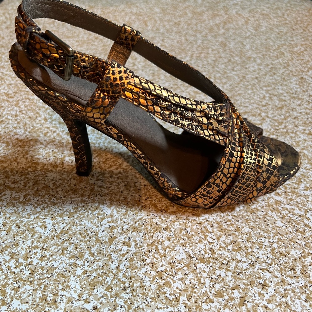Women’s shoes bronze & gold size 40/10 handcrafted Italian-Prom Homecoming